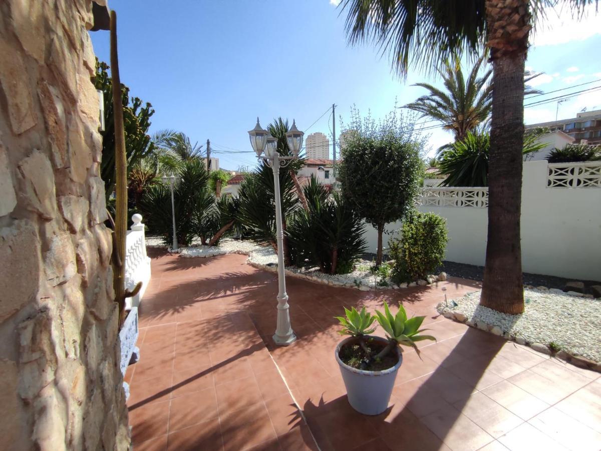 Villa Con Piscina A Un Paso De La Playa Benidorm Kültér fotó