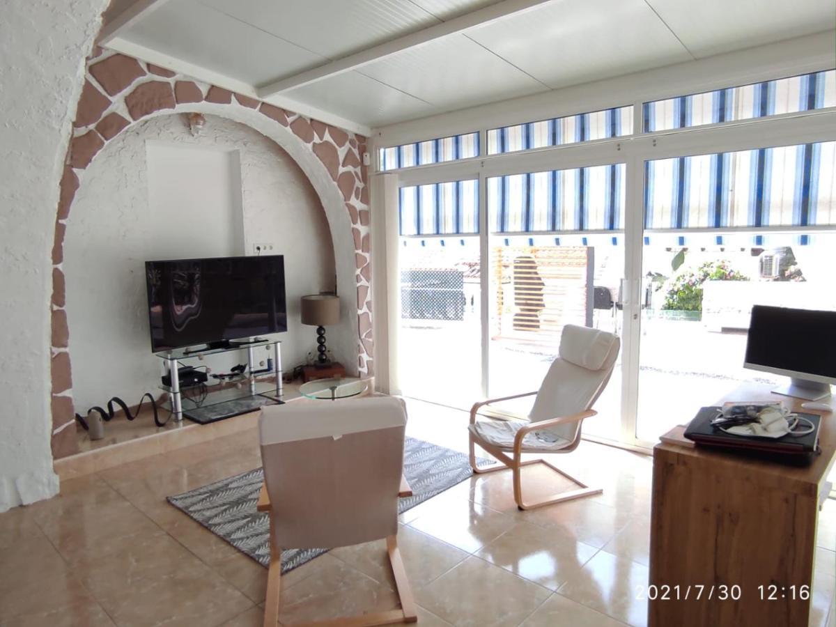 Villa Con Piscina A Un Paso De La Playa Benidorm Kültér fotó