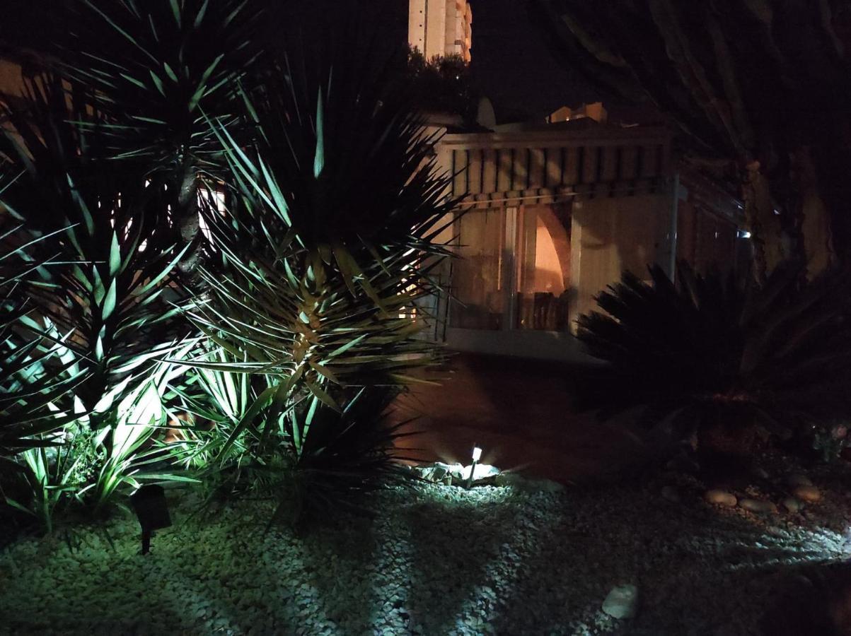 Villa Con Piscina A Un Paso De La Playa Benidorm Kültér fotó